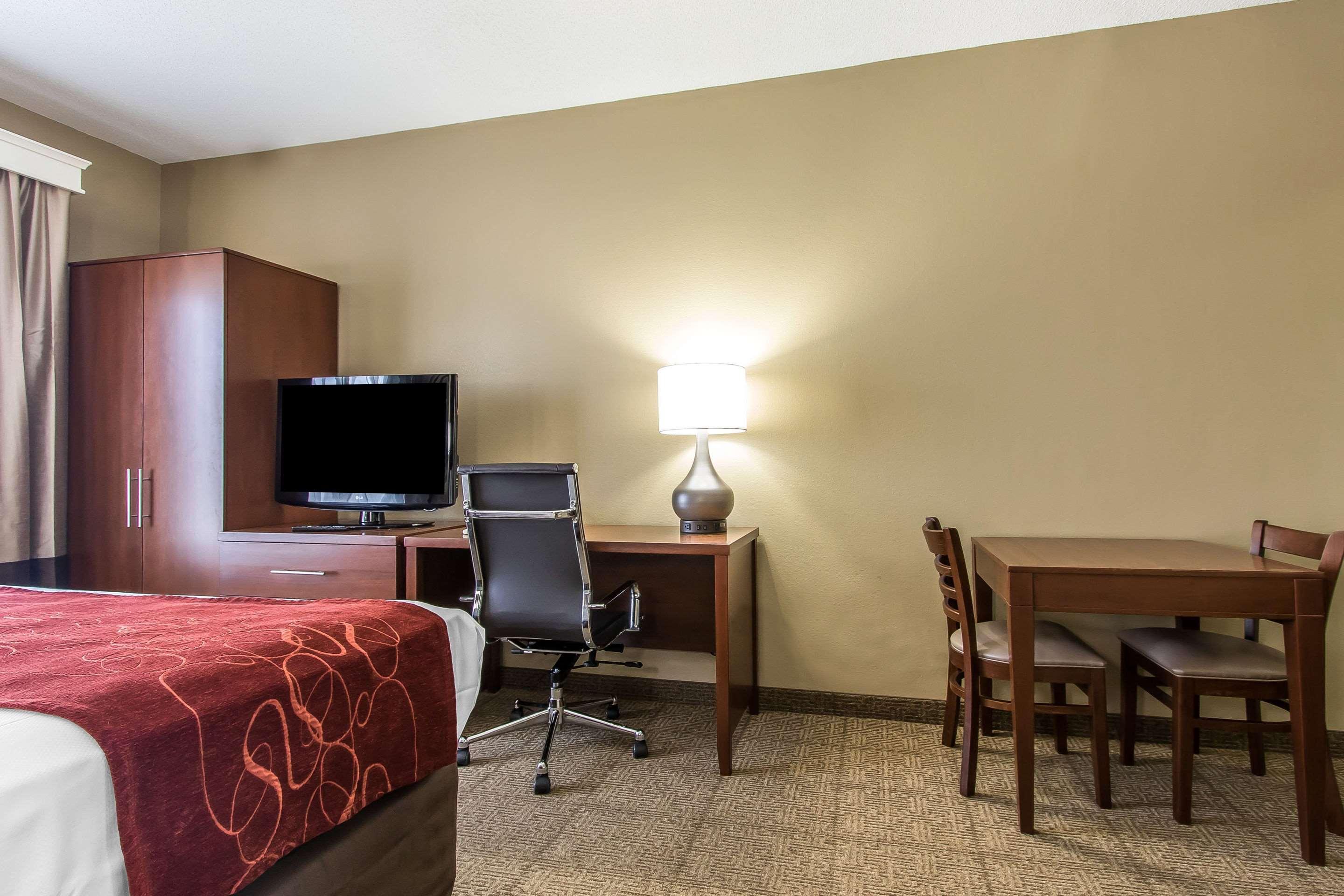 Comfort Suites Effingham Exterior photo